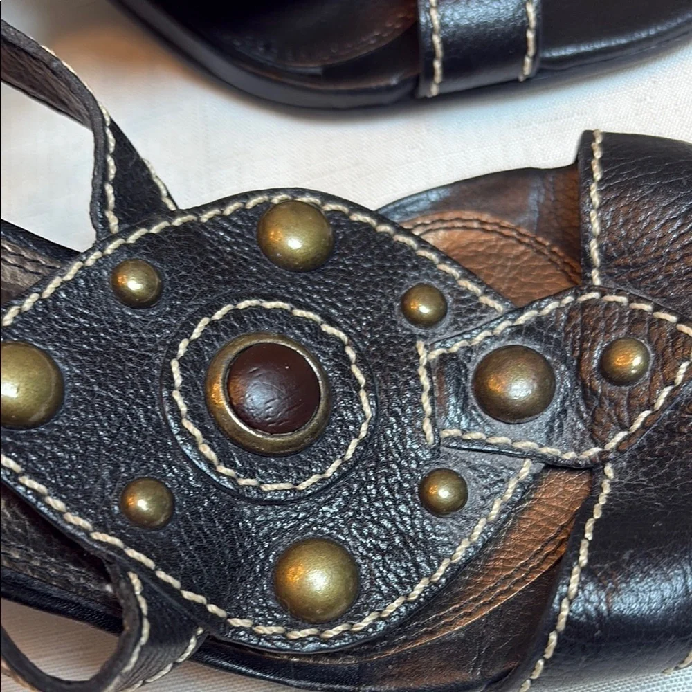 🧊Unisa Lavish Brown leather Heels with Elegant brass and wood Design